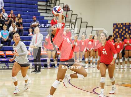 Thumbnail 1 in Mater Dei @ Bishop Gorman photogallery.