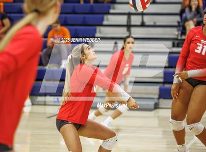 Thumbnail 3 in Mater Dei @ Bishop Gorman photogallery.