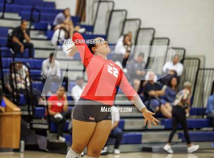 Thumbnail 2 in Mater Dei @ Bishop Gorman photogallery.