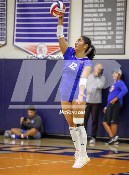 Thumbnail 2 in Mater Dei @ Bishop Gorman photogallery.