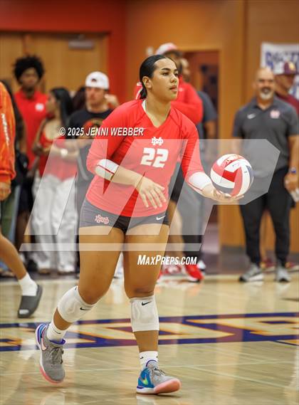 Thumbnail 1 in Mater Dei @ Bishop Gorman photogallery.
