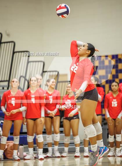Thumbnail 1 in Mater Dei @ Bishop Gorman photogallery.