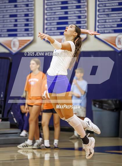 Thumbnail 1 in Mater Dei @ Bishop Gorman photogallery.