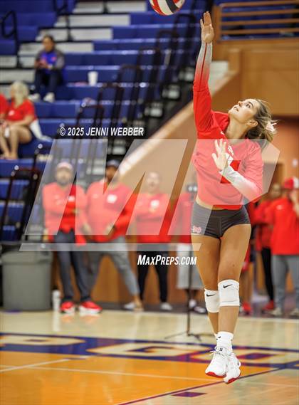 Thumbnail 3 in Mater Dei @ Bishop Gorman photogallery.
