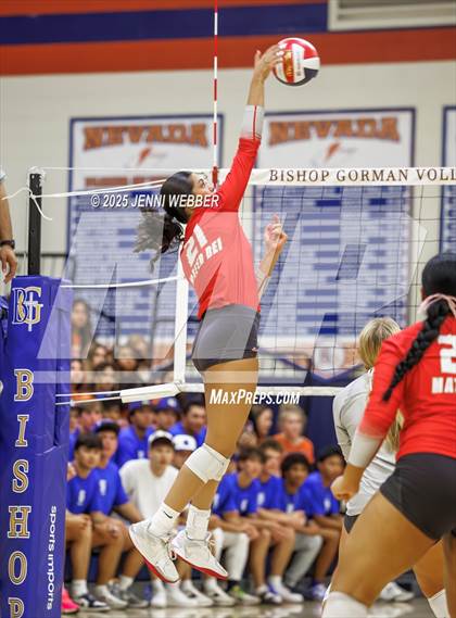 Thumbnail 1 in Mater Dei @ Bishop Gorman photogallery.