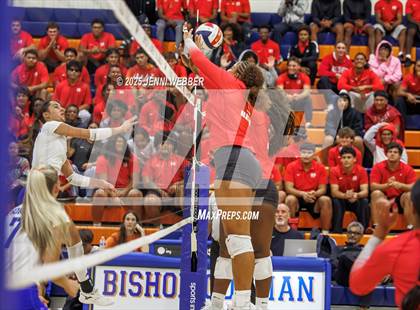 Thumbnail 3 in Mater Dei @ Bishop Gorman photogallery.