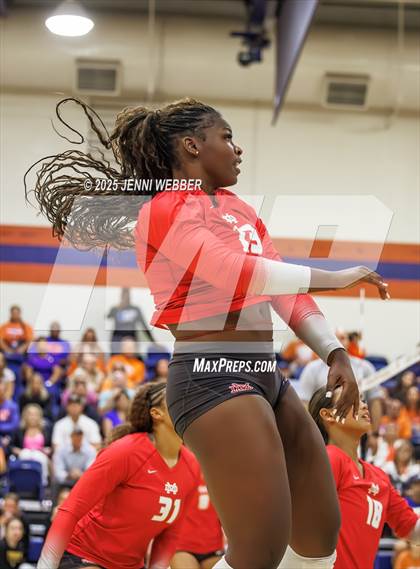 Thumbnail 1 in Mater Dei @ Bishop Gorman photogallery.