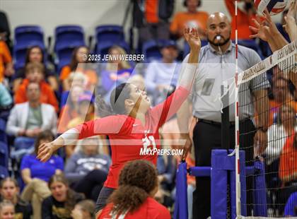 Thumbnail 3 in Mater Dei @ Bishop Gorman photogallery.