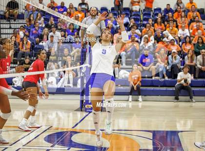 Thumbnail 3 in Mater Dei @ Bishop Gorman photogallery.