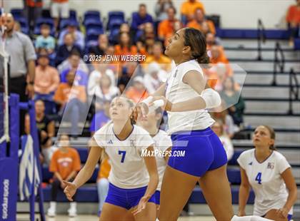 Thumbnail 2 in Mater Dei @ Bishop Gorman photogallery.