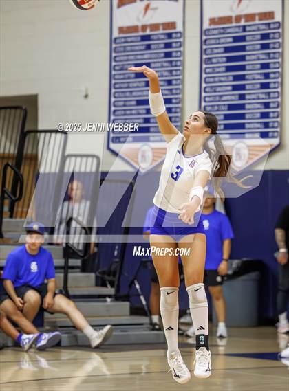 Thumbnail 3 in Mater Dei @ Bishop Gorman photogallery.