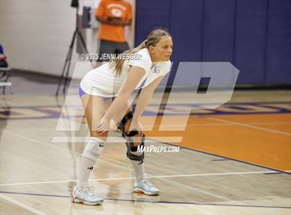 Thumbnail 2 in Mater Dei @ Bishop Gorman photogallery.