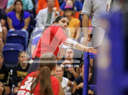 Thumbnail 3 in Mater Dei @ Bishop Gorman photogallery.