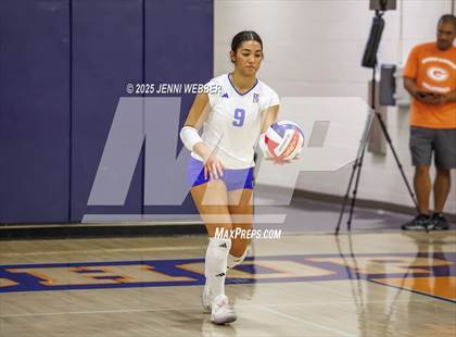 Thumbnail 3 in Mater Dei @ Bishop Gorman photogallery.