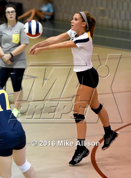 Thumbnail 3 in East Hamilton vs Chattanooga Christian photogallery.