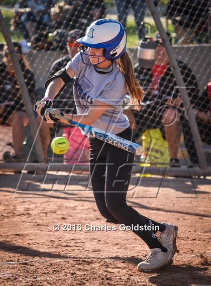 Thumbnail 2 in Etiwanda vs Agoura photogallery.