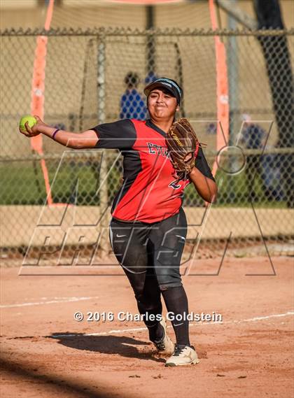 Thumbnail 2 in Etiwanda vs Agoura photogallery.
