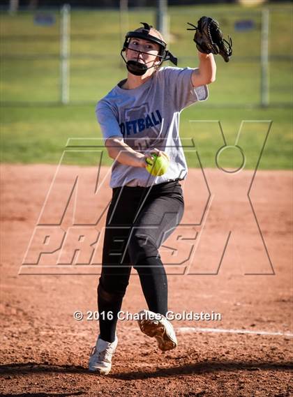 Thumbnail 1 in Etiwanda vs Agoura photogallery.