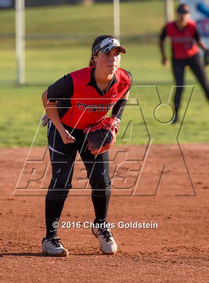 Thumbnail 3 in Etiwanda vs Agoura photogallery.