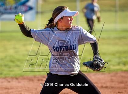 Thumbnail 2 in Etiwanda vs Agoura photogallery.