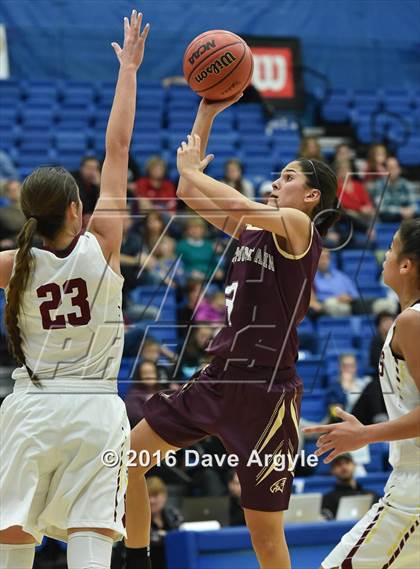Thumbnail 1 in Mountain View vs. Maple Mountain (UHSAA 4A First Round) photogallery.