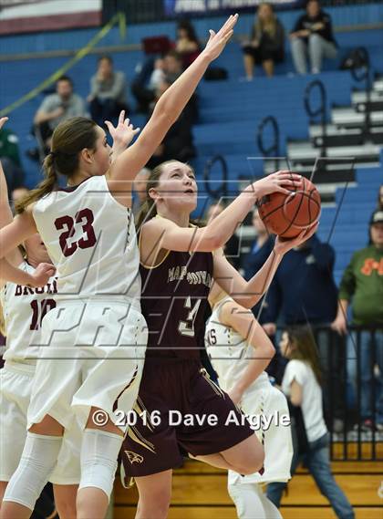 Thumbnail 2 in Mountain View vs. Maple Mountain (UHSAA 4A First Round) photogallery.