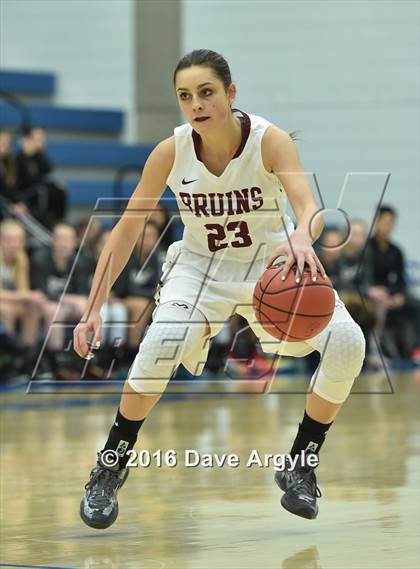 Thumbnail 1 in Mountain View vs. Maple Mountain (UHSAA 4A First Round) photogallery.