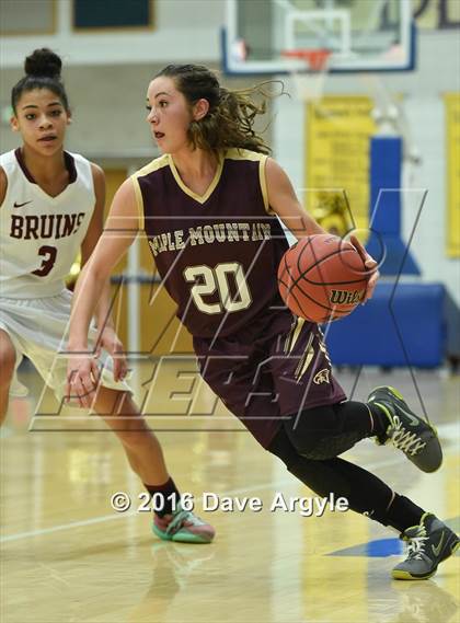 Thumbnail 3 in Mountain View vs. Maple Mountain (UHSAA 4A First Round) photogallery.