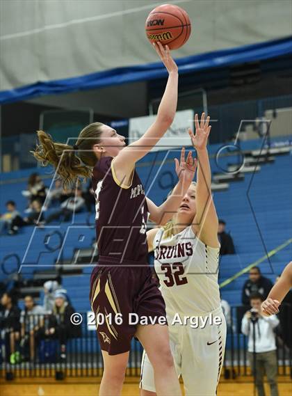 Thumbnail 3 in Mountain View vs. Maple Mountain (UHSAA 4A First Round) photogallery.