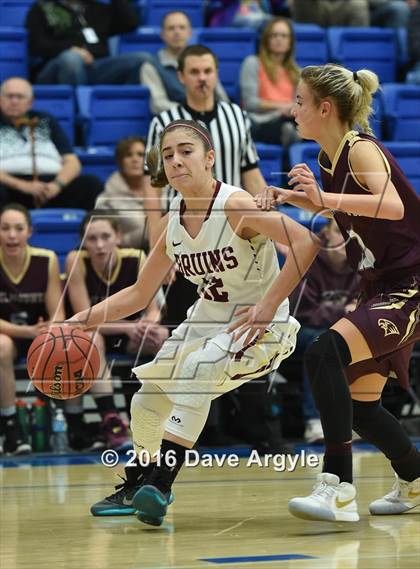 Thumbnail 3 in Mountain View vs. Maple Mountain (UHSAA 4A First Round) photogallery.