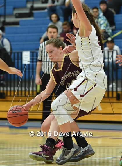 Thumbnail 2 in Mountain View vs. Maple Mountain (UHSAA 4A First Round) photogallery.