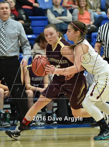 Thumbnail 2 in Mountain View vs. Maple Mountain (UHSAA 4A First Round) photogallery.