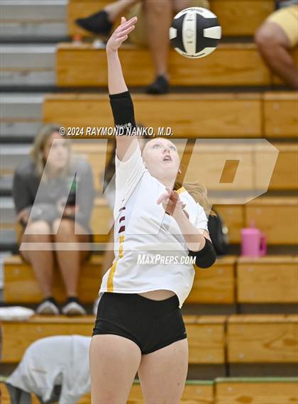 Thumbnail 2 in McCutcheon vs Roncalli  photogallery.
