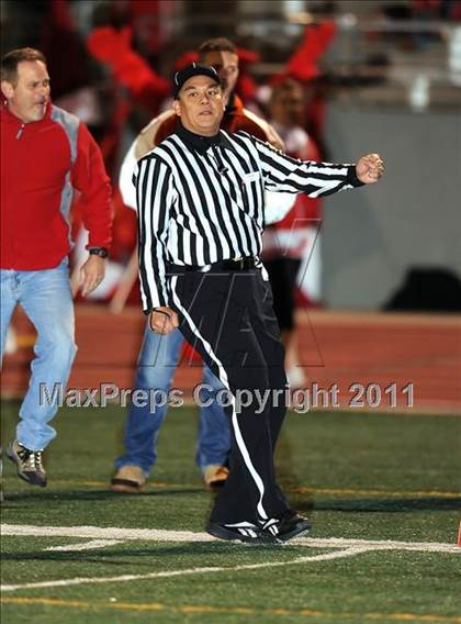 Thumbnail 2 in Brownwood vs. Carthage (3A Division 2 Semifinals) photogallery.