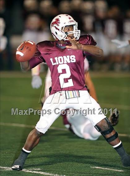 Thumbnail 1 in Brownwood vs. Carthage (3A Division 2 Semifinals) photogallery.