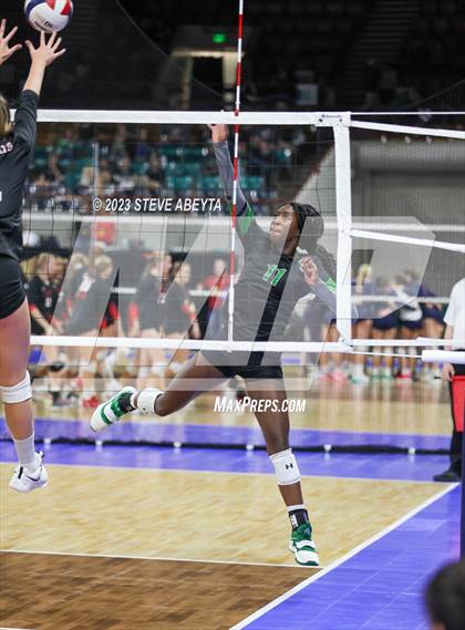 Thumbnail 1 in Pine Creek vs. Fossil Ridge (CHSAA 5A First Round) photogallery.