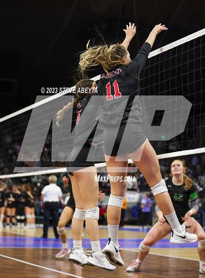 Thumbnail 1 in Pine Creek vs. Fossil Ridge (CHSAA 5A First Round) photogallery.
