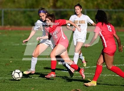 Thumbnail 3 in Granby Memorial @ Sacred Heart Academy (CIAC Class M 1st Round) photogallery.