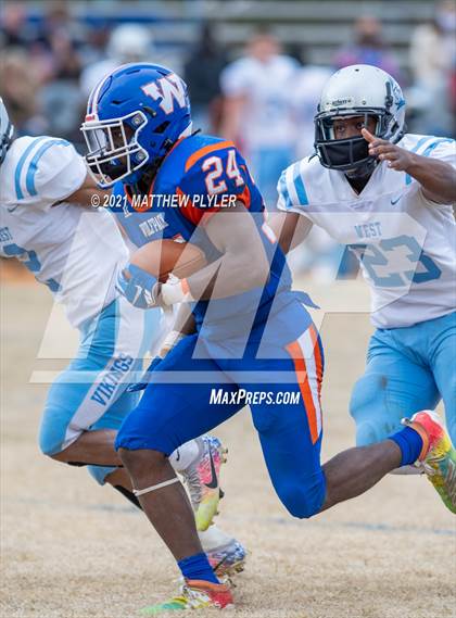 Thumbnail 2 in West Columbus @ Whiteville (Homecoming) photogallery.