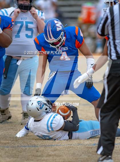 Thumbnail 3 in West Columbus @ Whiteville (Homecoming) photogallery.