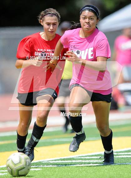Thumbnail 2 in San Clemente vs. Mission Viejo (Summer League) photogallery.
