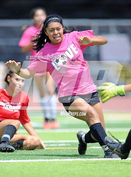 Thumbnail 2 in San Clemente vs. Mission Viejo (Summer League) photogallery.