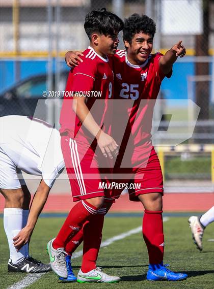 Thumbnail 2 in Rancho Mirage vs. Marshall (CIF-SS D6 Semifinal) photogallery.