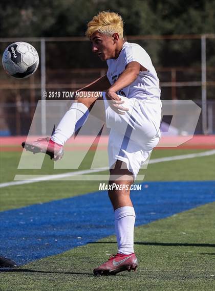 Thumbnail 2 in Rancho Mirage vs. Marshall (CIF-SS D6 Semifinal) photogallery.