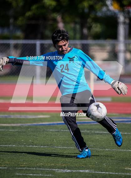 Thumbnail 2 in Rancho Mirage vs. Marshall (CIF-SS D6 Semifinal) photogallery.