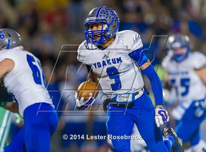 Thumbnail 2 in Yoakum vs. Cuero 4A D2 Regional photogallery.