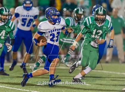 Thumbnail 1 in Yoakum vs. Cuero 4A D2 Regional photogallery.