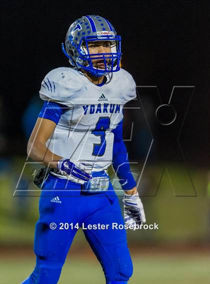 Thumbnail 3 in Yoakum vs. Cuero 4A D2 Regional photogallery.