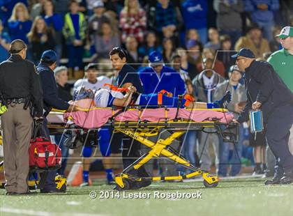 Thumbnail 2 in Yoakum vs. Cuero 4A D2 Regional photogallery.