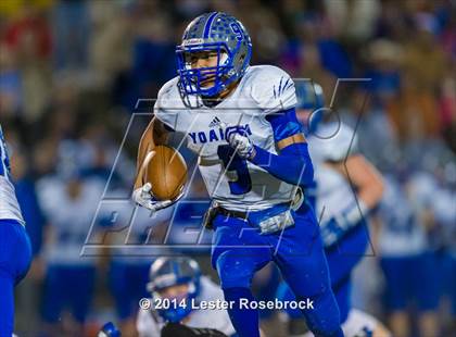 Thumbnail 1 in Yoakum vs. Cuero 4A D2 Regional photogallery.